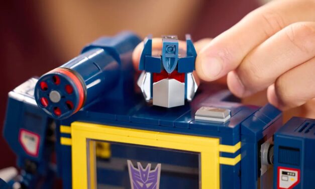Decepticon Frequencies Detected – Soundwave Gets the LEGO Treatment